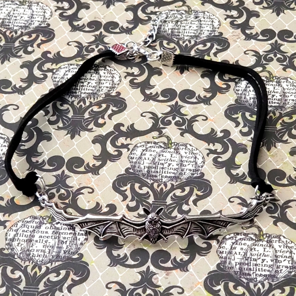 Bat Choker